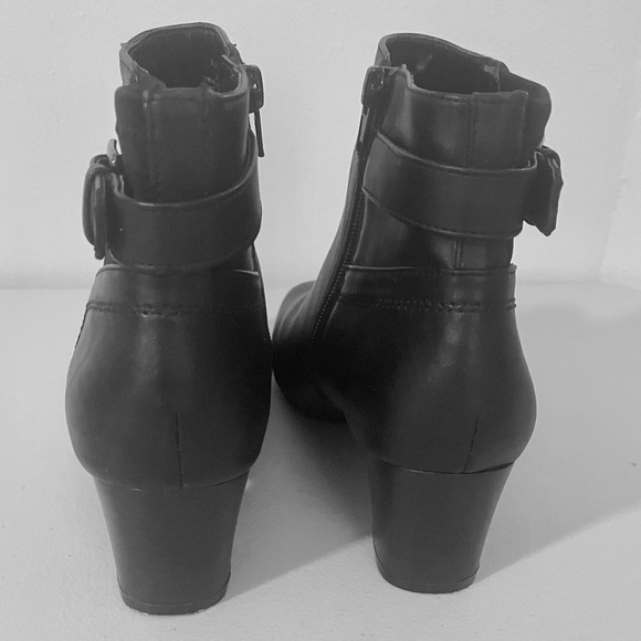 East 5th Women's Black Ankle Boots EF RICO Buckle/Side Zipper -Size 8.5 Med - Picture 6 of 12